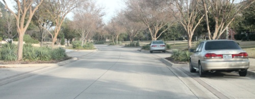 The maximum length of a residential street in Frisco is 1,200 feet. However there is some flexibility to allow a street to be up to 2,000 feet long with the use of a u201czipperu201d street, which is a street that has cutouts in the road to allow cars to parallel park in front of houses.