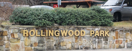 The lower part of Rollingwood Park, located at 403 Nixon Drive, Rollingwood, has a picnic  area, pavilion and a playground. 