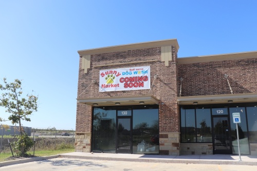 Sunny Paws Market will be located at 1949 Fire Cracker Drive, Ste. 130, Buda. (Zara Flores/Community Impact Newspaper)