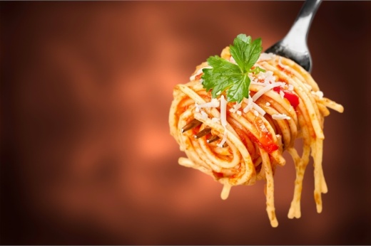 Spaghetti wrapped around a fork.