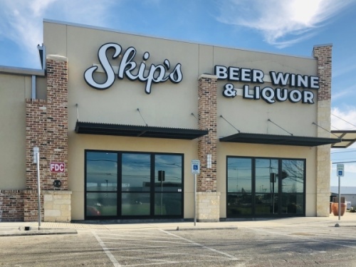 skip's beer wine & liquor new braunfels storefront