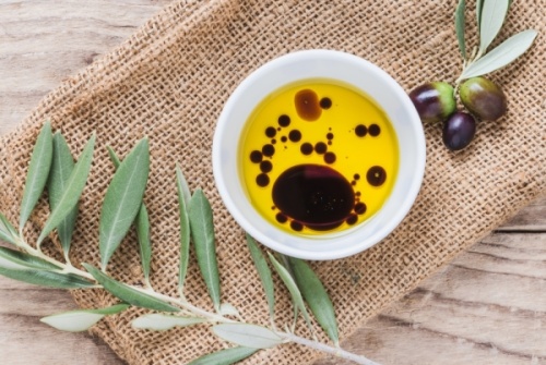adobe stock image olive oil & vinegar