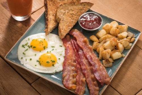 The daytime cafe serves made-to-order breakfast, brunch and lunch items using farm-fresh ingredients. (Courtesy First Watch)