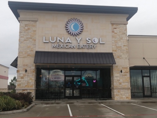 Luna y Sol Mexican Eatery is now open.