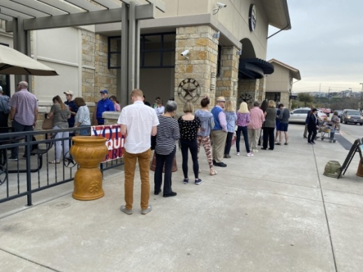 Lake Travis-Westlake residents wait in line at Lakeway's Randall's grocery store on RM 620. (Brian Rash/Community Impact Newspaper)