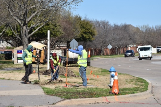 Crews work on a project at East Renner Road and Mackenzie Lane. (Makenzie Plusnick/Community Impact Newspaper)