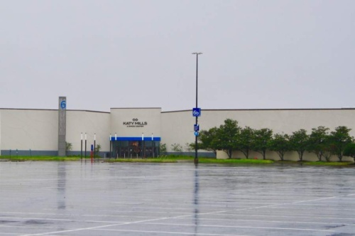 Katy Mills mall is deserted during a rainstorm April 4. (Jen Para/Community Impact Newspaper)