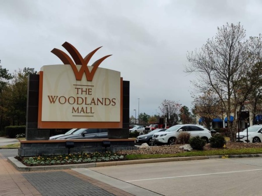 Several retailers at The Woodlands Mall are expected to reopen for to-go shopping April 24. (Ben Thompson/Community Impact Newspaper)