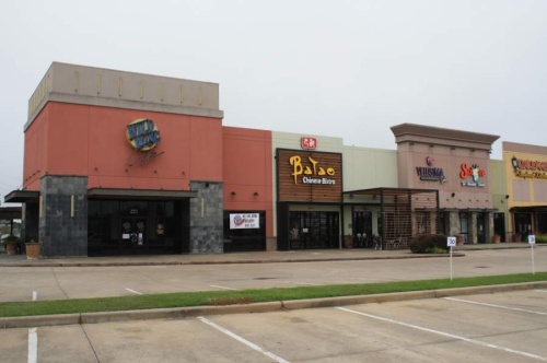 According to Gov. Greg Abbott's April 27 announcement, retail stores, restaurants, movie theaters and malls across Texas would be permitted to operate with limited occupancy starting May 1. Katy-area restaurants near the intersection of I-10 and Westgreen Boulevard advertise their takeout and delivery options. (Jen Para/Community Impact Newspaper)