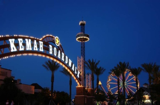 Rides at the boardwalk have not reopened May 1, but residents can once again visit the shops and restaurants that are opening their doors at reduced capacity. (Courtesy Kemah Boardwalk)