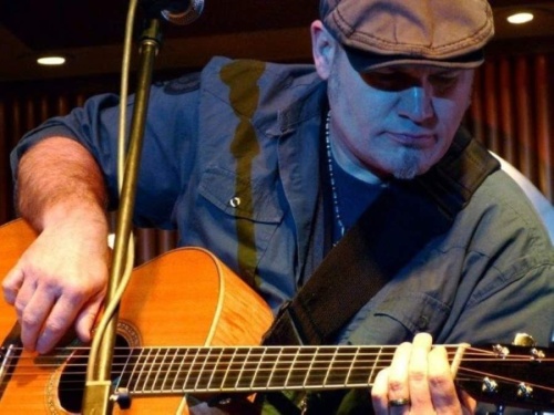 The event will feature performances by Greg Barnhill (pictured), Dennis Matkosky and Erin Enderlin. (Courtesy Gilda's Club Middle Tennessee)