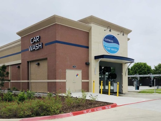 Whitewater Express Car Wash opened on Keller Parkway in May. (Ian Pribanic/Community Impact Newspaper)