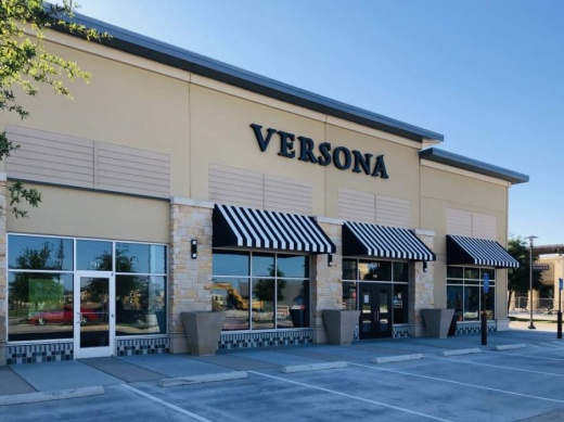 Women's retailer Versona is now open in Alliance Town Center. (Ian Pribanic/Community Impact Newspaper)