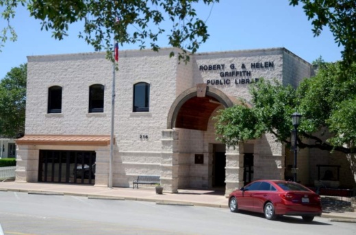 The Round Rock Public Library reopened for limited occupancy May 18 following a temporary closure due to coronavirus restrictions. (John Cox/Community Impact Newspaper)