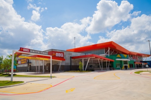 True Texas BBQ will also offer food with indoor and outdoor seating and a drive-thru attached to the H-E-B. (Courtesy H-E-B)