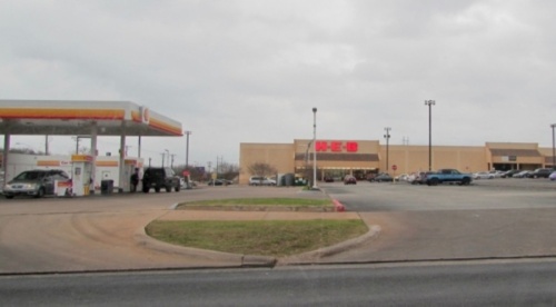 The H-E-B located at 600 W. William Cannon Drive, Austin, will close in June. (Nicholas Cicale/Community Impact Newspaper)