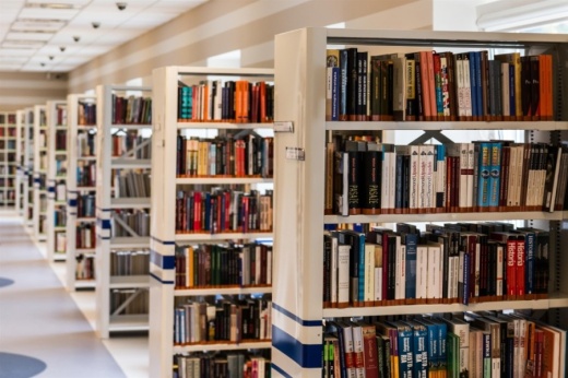 Visitors to Plano public libraries will be allowed to enter, browse the offerings and check themselves out starting in July. (Courtesy Pexels)