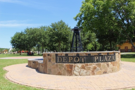 Tomball businesses share mixed reactions to requiring customers to wear masks while inside their businesses. (Anna Lotz/Community Impact Newspaper)