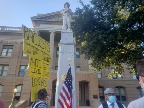 The Confederate soldier monument is located in front of the Williamson County Courthouse. (Ali Linan/Community Impact Newspaper)