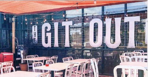 A photo of the patio at The Git Out Bar + Kitchen