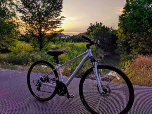 Cottonwood Creek Trail features platforms for viewing wildlife and fishing in Cottonwood Creek. (Courtesy Visit Frisco)