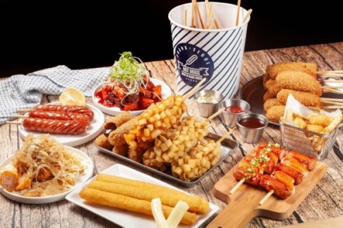 The Korean cafe serves a variety of fried hot dogs, desserts and snacks. (Courtesy Frank Seoul)