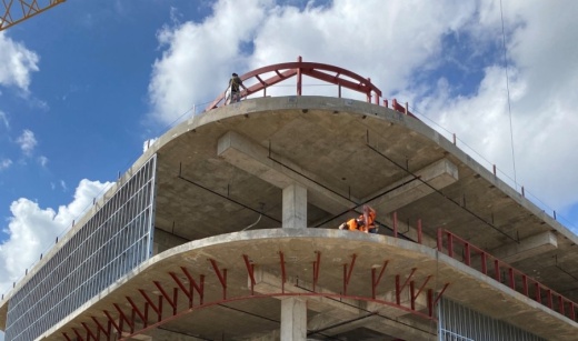 The four-level, 62,000-square-foot pavilion is scheduled be ready for tenant move-in by the first quarter of 2021, while the high-rise is expected in 2023. (Courtesy DC Partners)