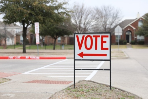 Dallas Area Rapid Transit began offering a free shuttle service for voters traveling to the Dallas County Election Department on Oct. 19. (Liesbeth Powers/Community Impact Newspaper)