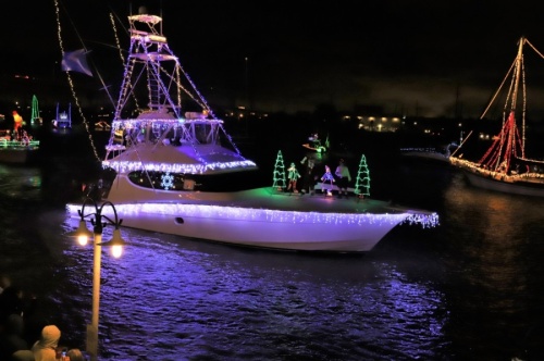 Christmas Boat Lane Parade (Courtesy Clear Lake Area Chamber of Commerce)