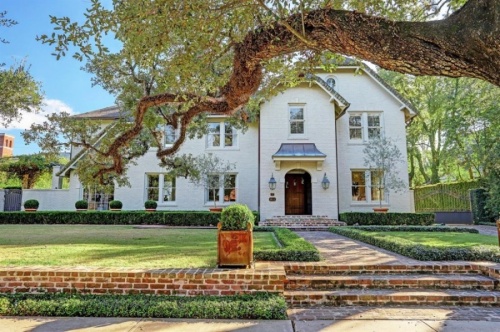 1611 South Blvd., Houston: This fully restored 1925 home features designer touches throughout, as well as a guest quarters with a full-size kitchen. 6 beds, 4.5 baths / 6,374 square feet. Sold for $4,418,001-$5,081,000 on Nov. 30. (Courtesy Houston Association of Realtors)