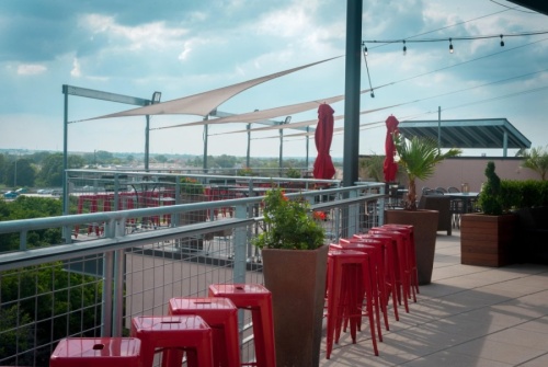Urban Rooftop features rooftop live music Wednesdays through Saturdays along with weekend brunch. (Courtesy Urban Rooftop)