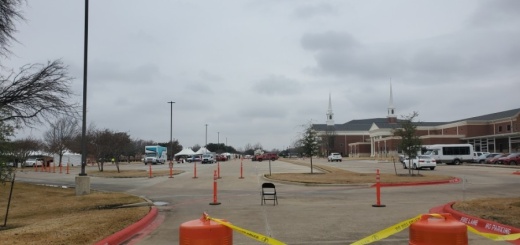 Cars line up Jan. 22 for a county vaccine clinic at First Baptist Church of Lewisville. (Ally Crutcher/Community Impact Newspaper)