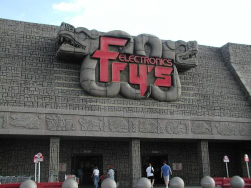 As many as 31 stores across nine states will be shuttered as Fry's Electronics shuts down due to market changes and the pandemic. (Courtesy Qygen, Wikimedia Commons)