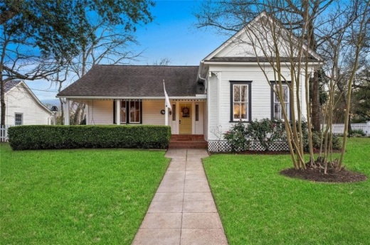 The historic Chilton-Dean House on College Street may receive a historical marker next year. (Courtesy Ryan Londeen)