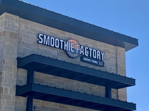 Smoothie Factory is now open on Glade Road. (Sandra Sadek/Community Impact Newspaper)