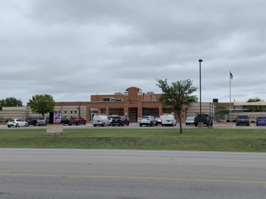 Currently Limmer Loop does not have a crosswalk in place and the posted speed limit is 50 mph. (Megan Cardona/Community Impact Newspaper)