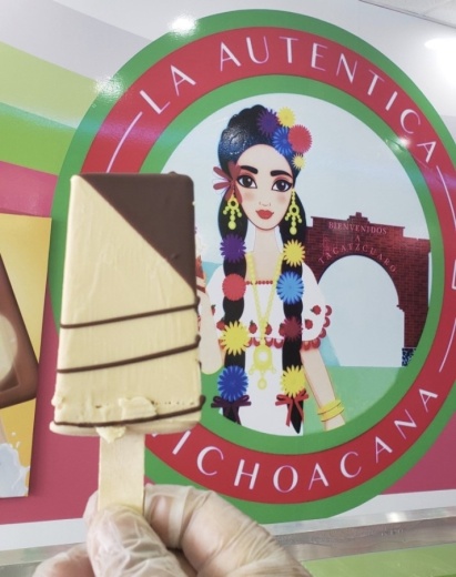 The shop specializes in unique popsicles. (Courtesy La Autentica Michoacana NB)