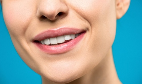 Glo Parlor will offer all-natural teeth-whitening services and products. (Courtesy Pexels)