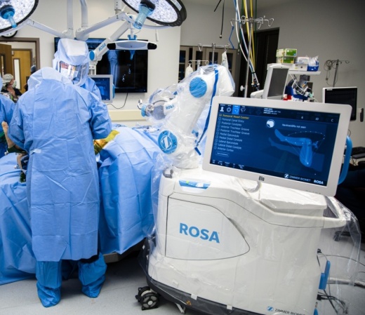 The robotic-assisted surgery technology known as the ROSA Knee System is used in total knee replacements. (Courtesy Houston Methodist Willowbrook Hospital)