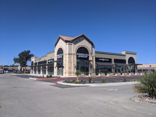 The New Braunfels MarketPlace is home to over 30 businesses. (Lauren Canterberry/Community Impact Newspaper)