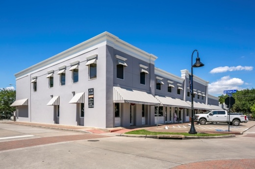 A new investment company has acquired a mixed-use retail office property at 3642 University Blvd., Houston. (Courtesy 35 South Capital)