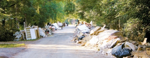 Following Hurricane Harvey, debris lined the streets in many parts of Harris County. (Danica Lloyd/Community Impact Newspaper)