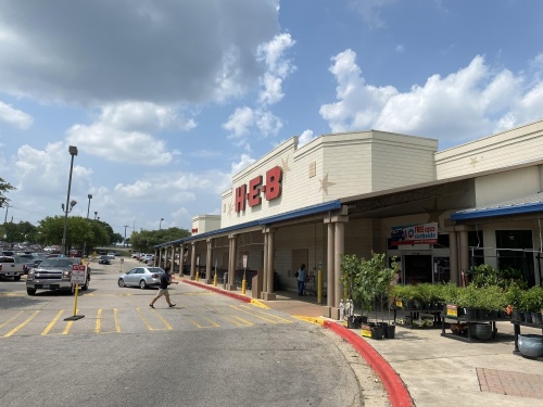 H-E-B has two stores in Georgetown, including one off I-35. (Trent Thompson/Community Impact Newspaper)