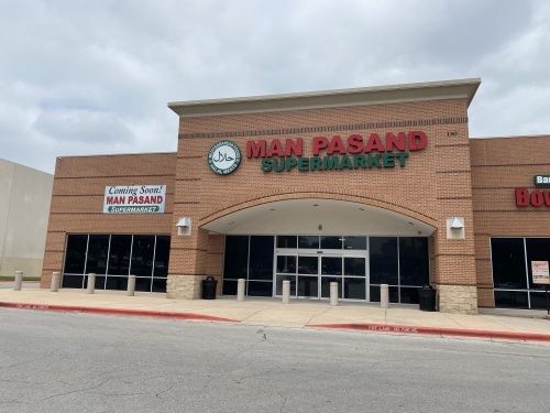 An opening date has not been announced, but among the supermarket’s offerings are halal meats and organic fruits and vegetables as well as grocery delivery. (Brooke Sjoberg/Community Impact News)