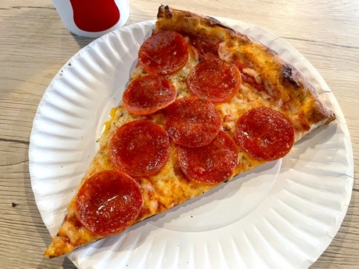 Buono's Pizza Gilbert serves New York-style pizza. (Tom Blodgett/Community Impact Newspaper)