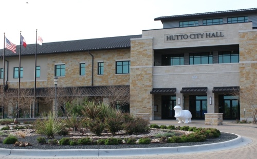 Bond updates and public comment guidelines were discussed at the latest Hutto City Council meeting. (Megan Cardona/Community Impact Newspaper)