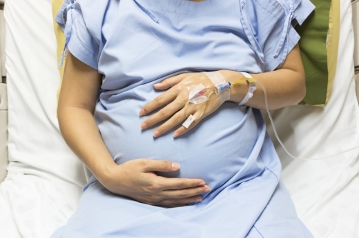 Photo of a pregnant woman in the hospital