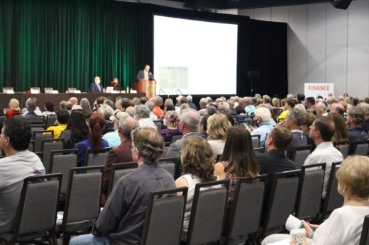 More than 500 people attended the Sept. 23 forum in The Woodlands on incorporation. (Andrew Christman/Community Impact Newspaper)