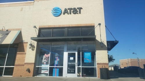 AT&T recently opened a store near Eldorado Parkway next to Panera Bread. (Miranda Jaimes/Community Impact Newspaper)