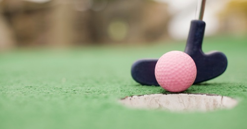 One event to attend in the area this weekend is the Family Fun Night: Holiday Mini Golf. (Courtesy Canva)